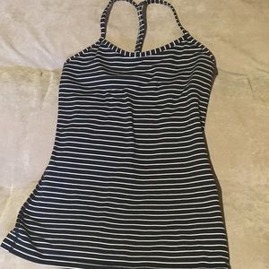 Lululemon top size 6 mint condition! Work out